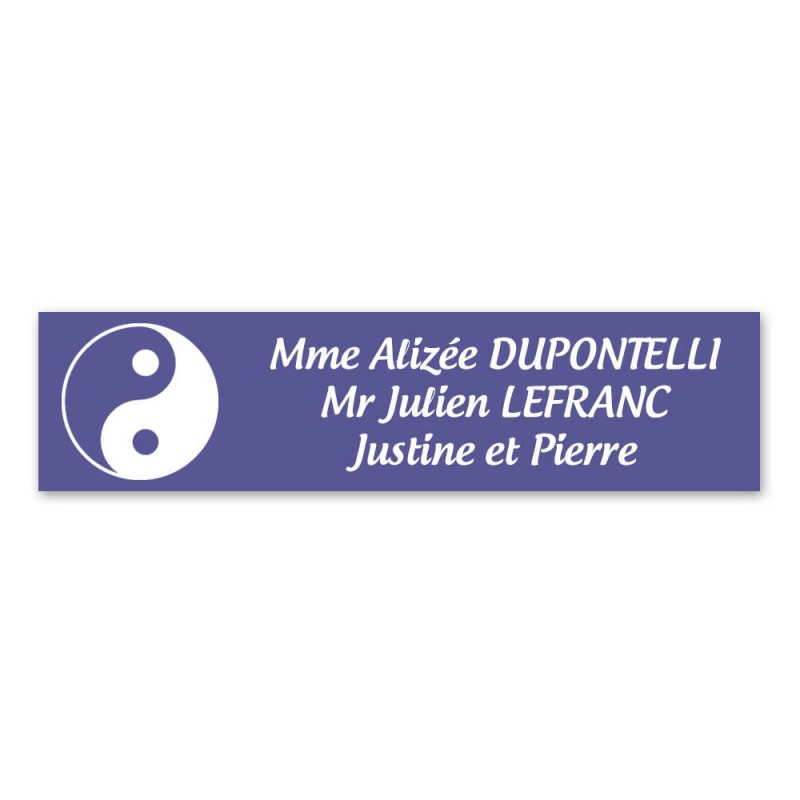 Plaque nom 3 lignes et symbole YIN YANG pour boite aux lettres type Decayeux (100x25mm) couleur violet Plaque nom 3 lignes et symbole YIN YANG pour boite aux lettres type Decayeux (100x25mm) couleur violet